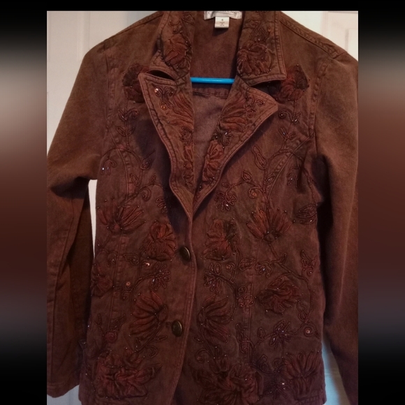 Size 4 Beautiful Coldcreek rustic brownish red Embroided Jean jacket. - Picture 4 of 8